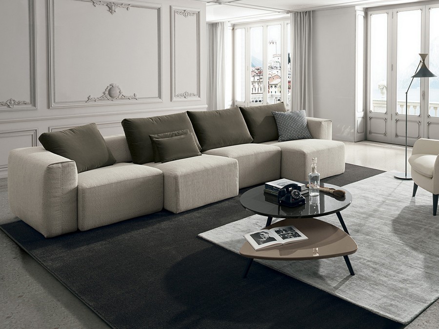 Passione, gusto Made in Italy ed alto contenuto di servizio per il cliente, caratterizzano il nuovo showroom dove elementi dalle linee moderne e ambientazioni più classiche si fondono insieme per offrire composizioni innovative ed originali, per soddisfare tutti i gusti. Ad allestire il nuovo spazio i modelli cucina Chantal, Romatica, Alicante, Sand Industrial Edition, Primavera e Marina Line completati dalle nuove collezioni Febal Giorno e Febal Notte con le proposte divani, letti e kids.